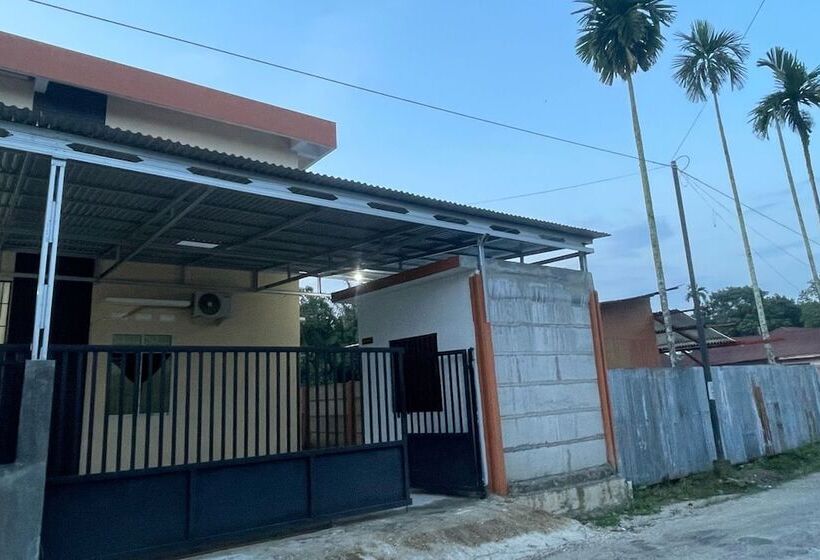 בית מלון כפרי Oyo 93699 Pondok Ibu Syariah