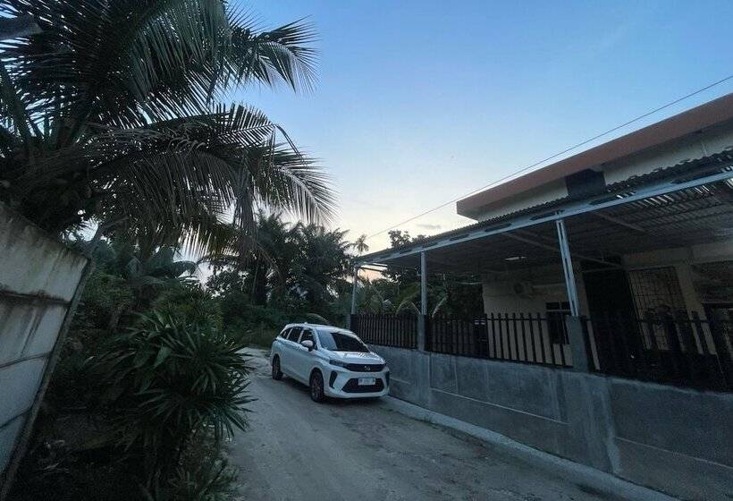 בית מלון כפרי Oyo 93699 Pondok Ibu Syariah