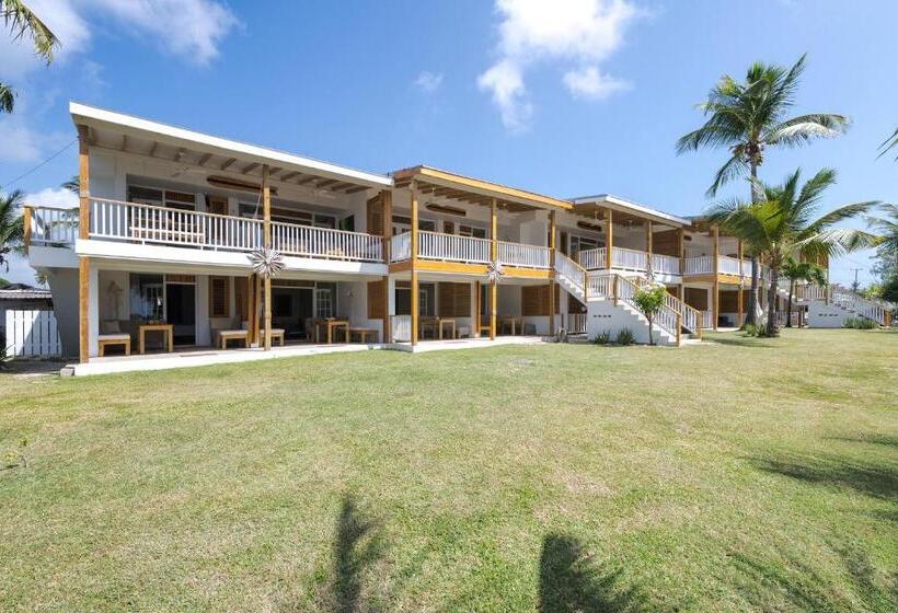 هتل Surfers Bay Resort