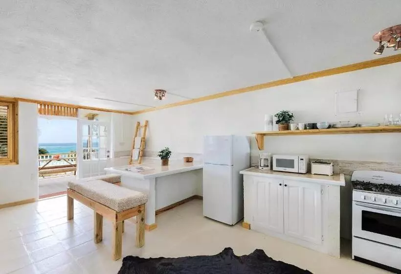 هتل Surfers Bay Resort