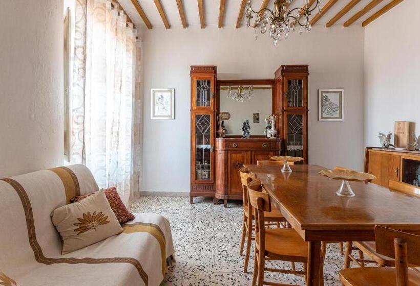 مبيت وإفطار [duomo Centro Storico] Casa Tipica Centro Storico