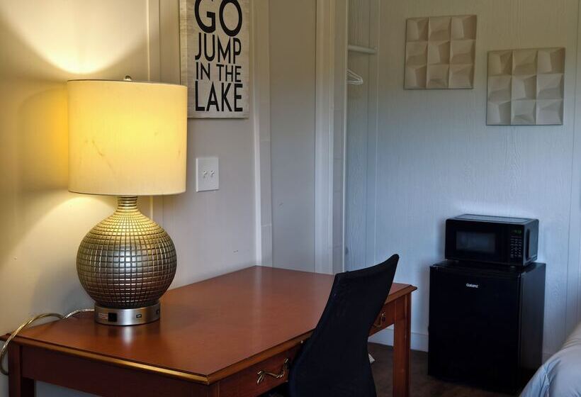 Отель Lake Hudson Inn