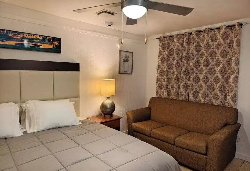 Hotelli Lake Hudson Inn