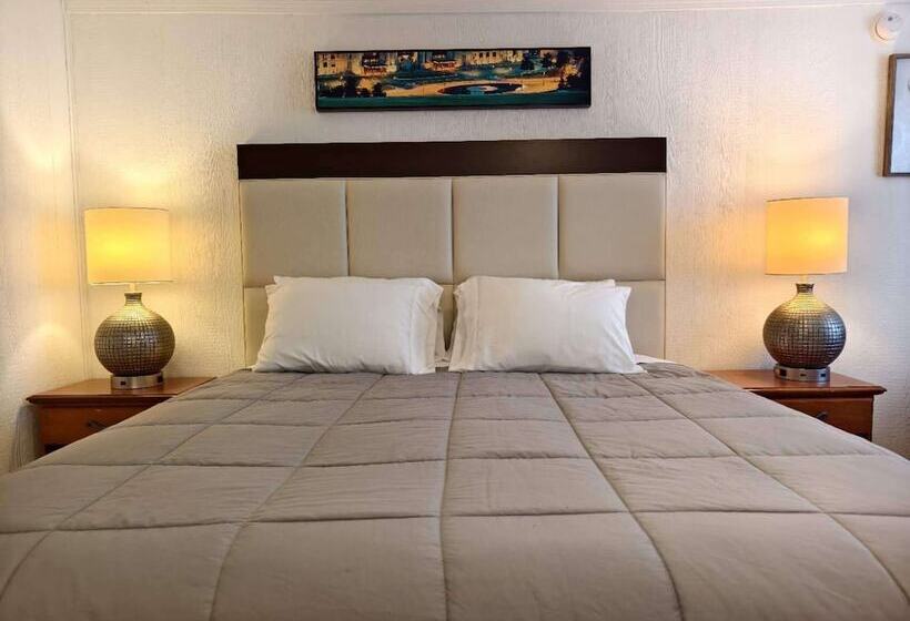 Отель Lake Hudson Inn