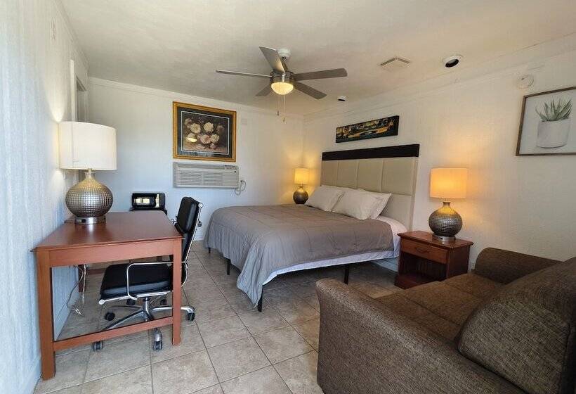 Отель Lake Hudson Inn