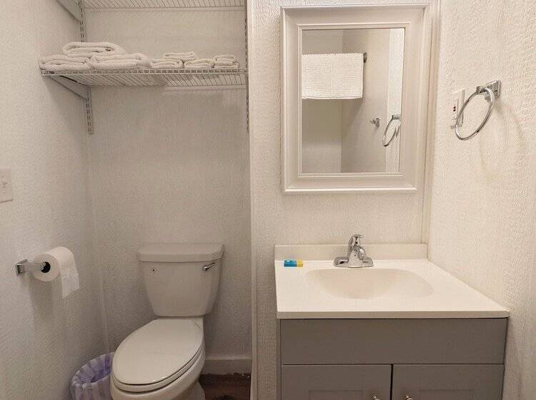 Отель Lake Hudson Inn