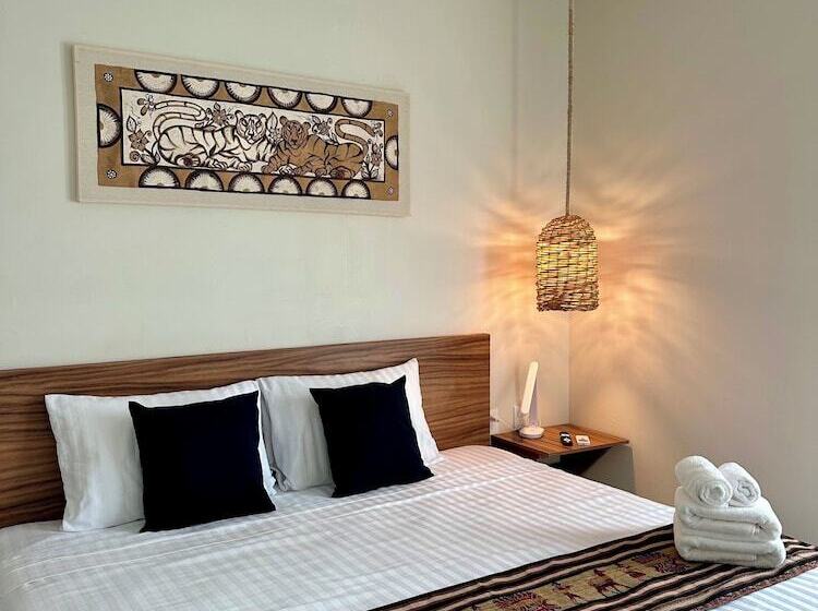 Отель Oneiro Suites With Sea View