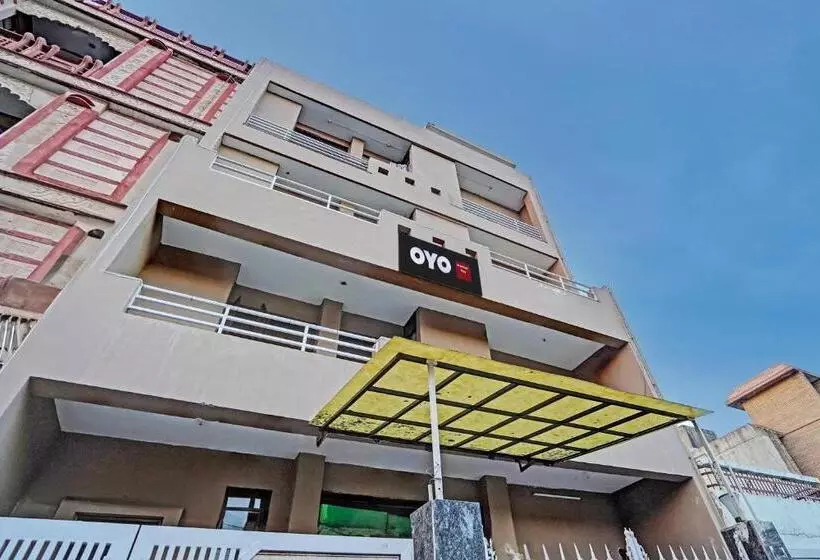 Hotelli Oyo Premium Stay