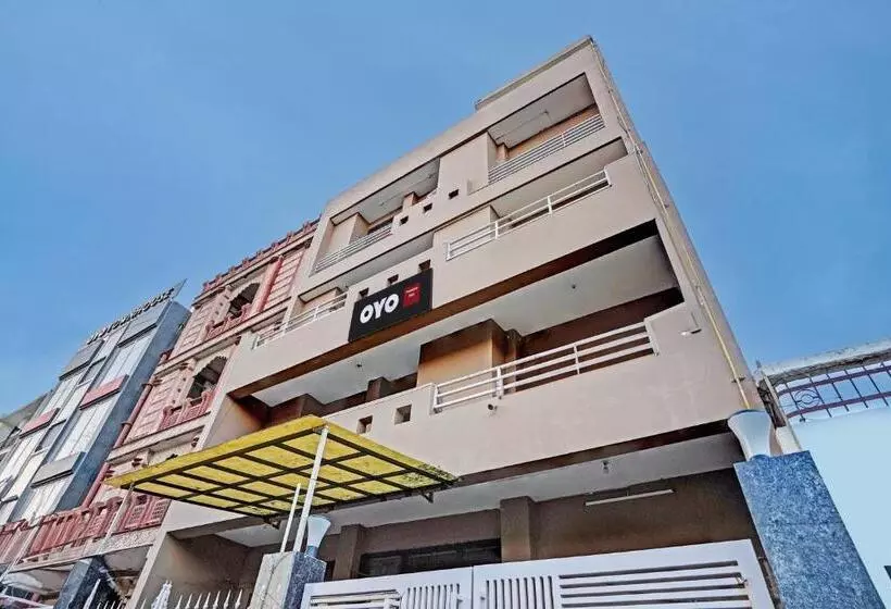 Hotelli Oyo Premium Stay
