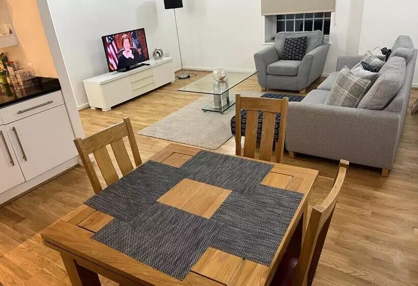 ペンション Room With Private Bathroom Royal Victoria Excel O2 Arena London