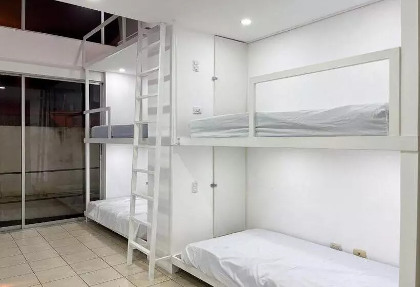 پانسیون Sjo Oasis Hostel