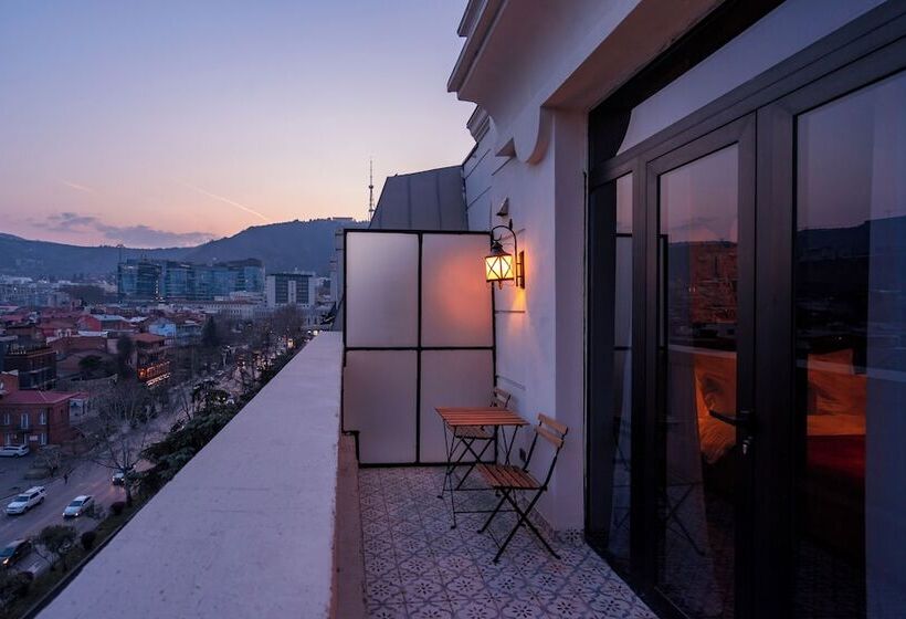 Zorba&bond Hotel On The 8th