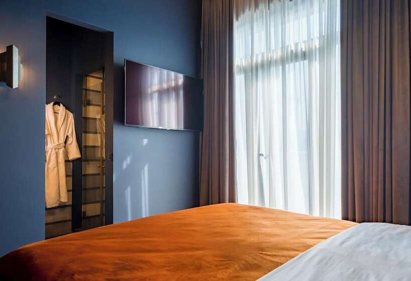 Zorba&bond Hotel On The 8th