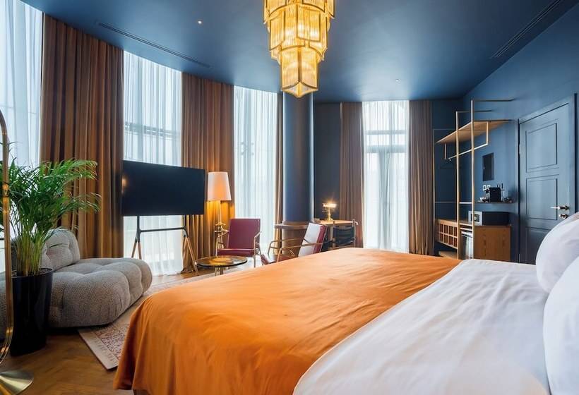 Zorba&bond Hotel On The 8th