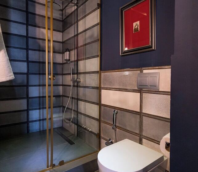 Zorba&bond Hotel On The 8th