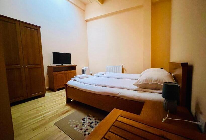 تختخواب و صبحانه Rákóczi Center