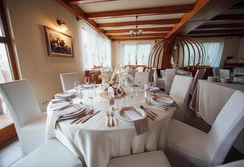 تختخواب و صبحانه Rákóczi Center