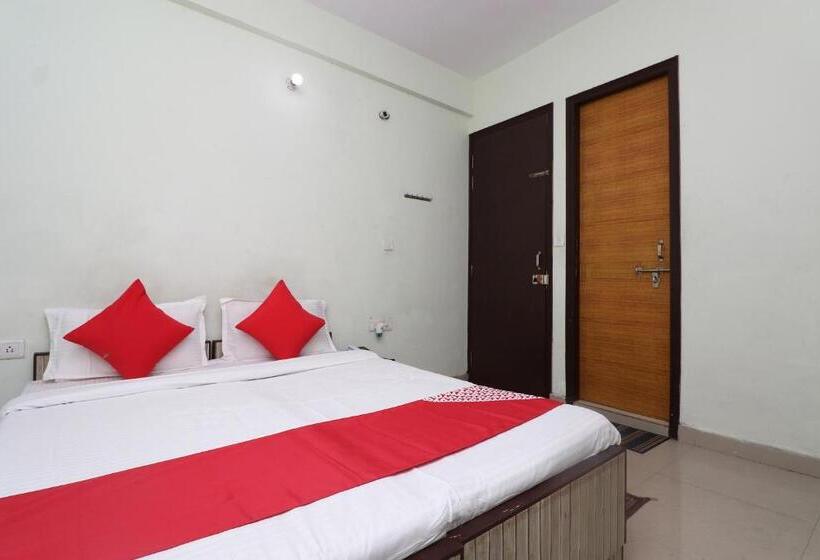 هتل Oyo Chaitenya Home Stay