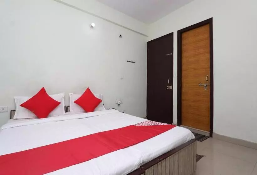 هتل Oyo Chaitenya Home Stay