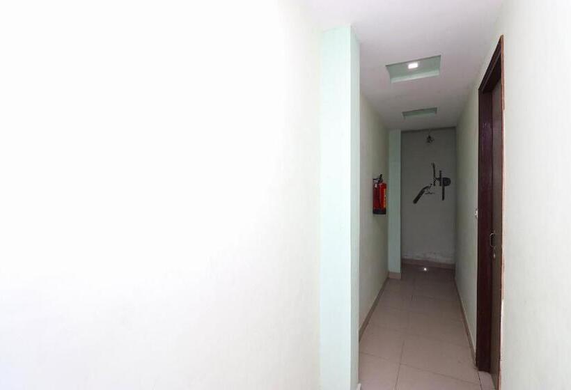 هتل Oyo Chaitenya Home Stay