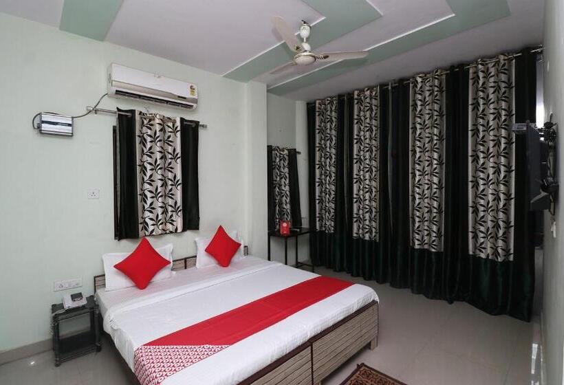 هتل Oyo Chaitenya Home Stay