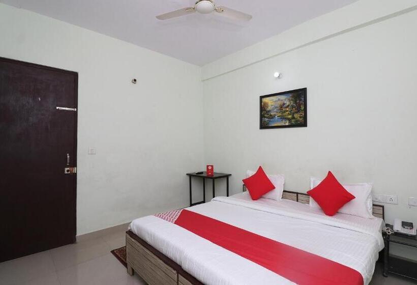 هتل Oyo Chaitenya Home Stay