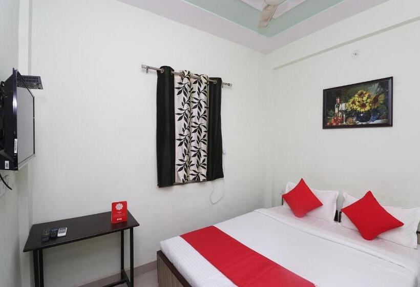 هتل Oyo Chaitenya Home Stay
