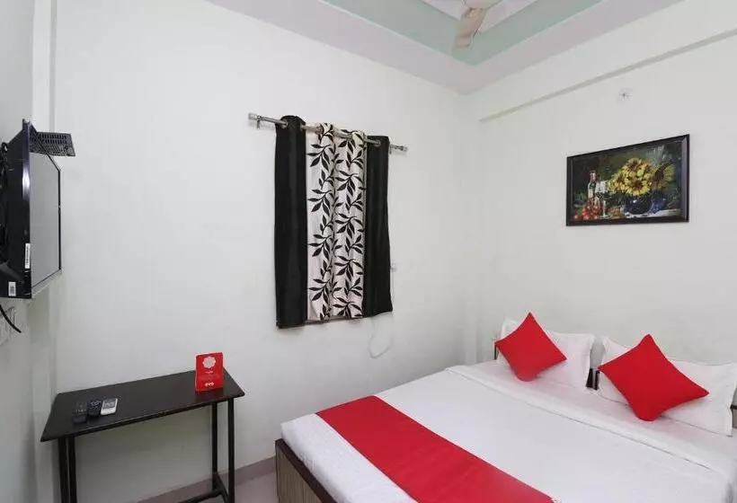 هتل Oyo Chaitenya Home Stay