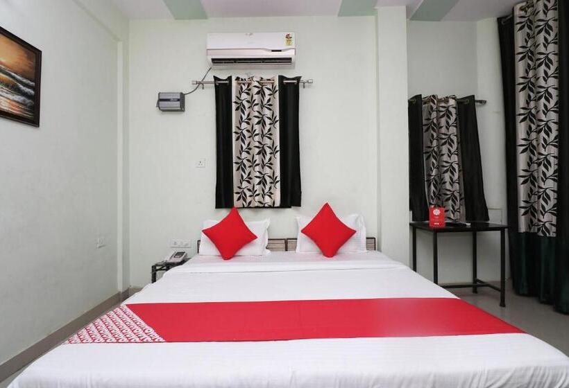 هتل Oyo Chaitenya Home Stay
