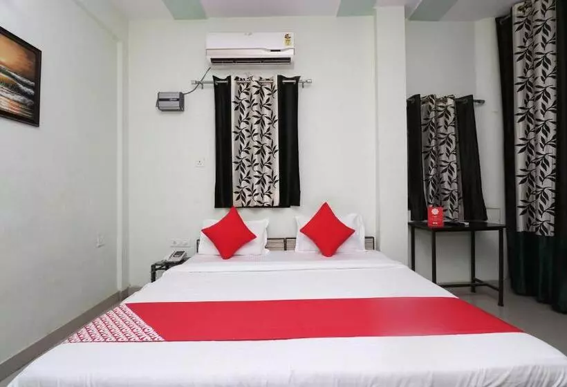 هتل Oyo Chaitenya Home Stay