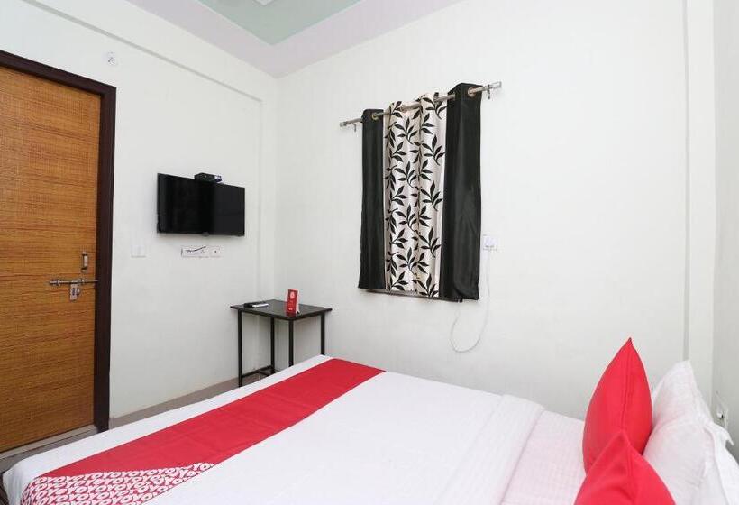 هتل Oyo Chaitenya Home Stay