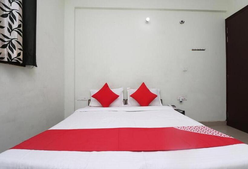 هتل Oyo Chaitenya Home Stay