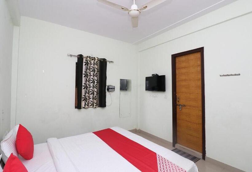 هتل Oyo Chaitenya Home Stay
