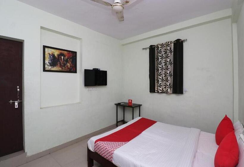 هتل Oyo Chaitenya Home Stay