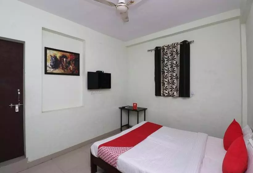 هتل Oyo Chaitenya Home Stay
