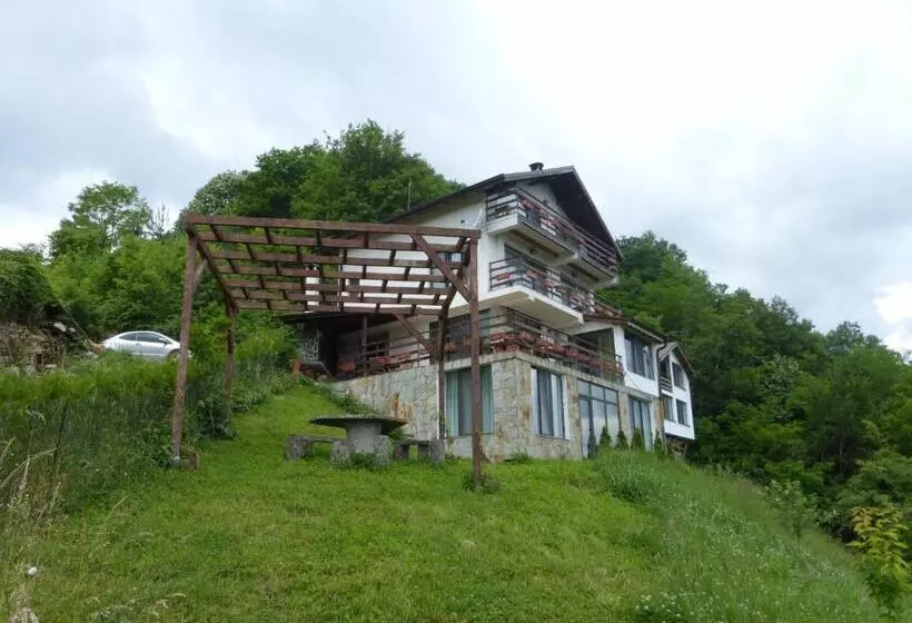 Majatalo Karadzhovata Kashta