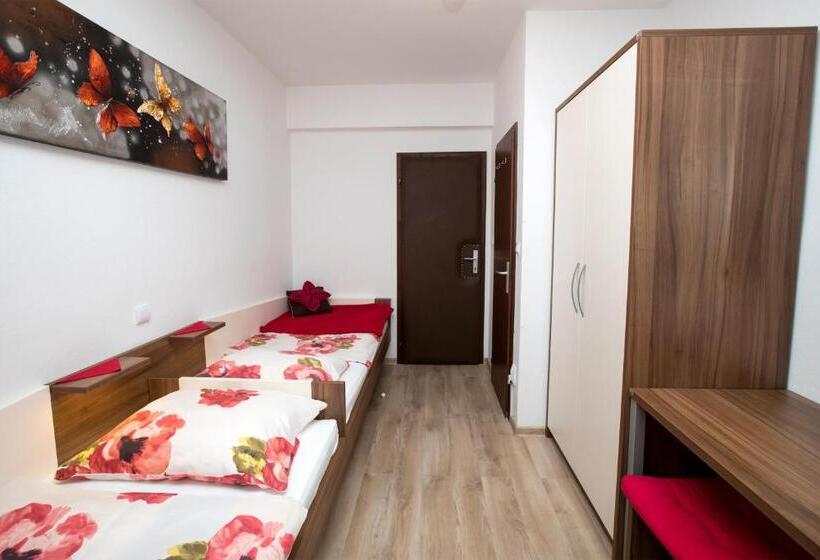 تختخواب و صبحانه Accommodation Resman