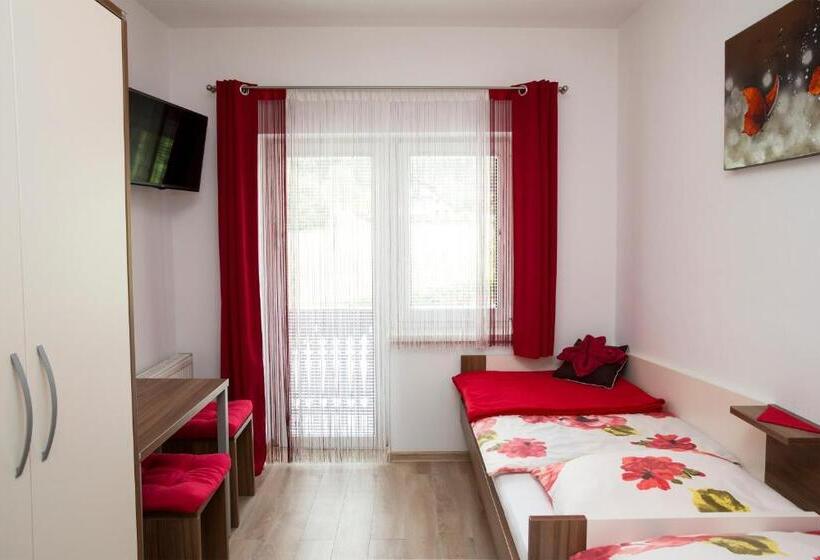 تختخواب و صبحانه Accommodation Resman