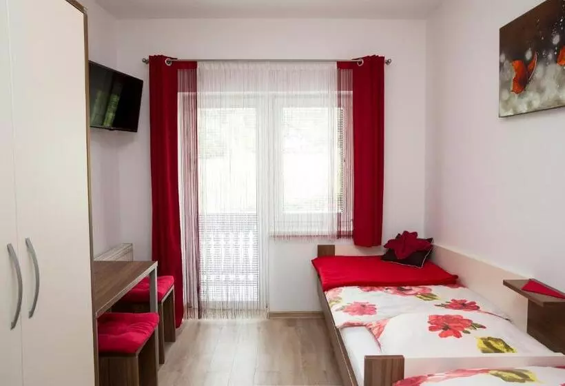تختخواب و صبحانه Accommodation Resman