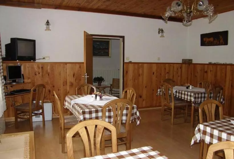 تختخواب و صبحانه Accommodation Resman