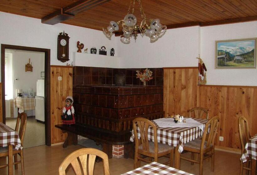 تختخواب و صبحانه Accommodation Resman