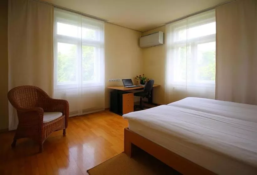 تختخواب و صبحانه Apartments Boltez