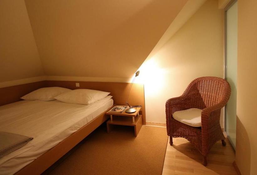 تختخواب و صبحانه Apartments Boltez