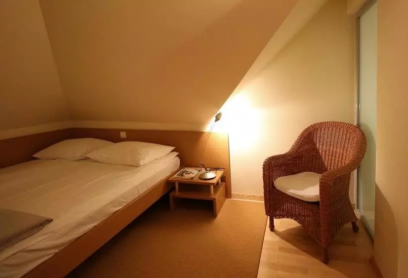 تختخواب و صبحانه Apartments Boltez