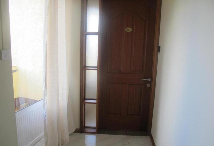 تختخواب و صبحانه Auberge Le Rajah