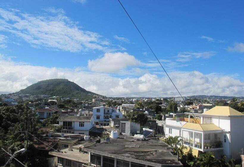 تختخواب و صبحانه Auberge Le Rajah