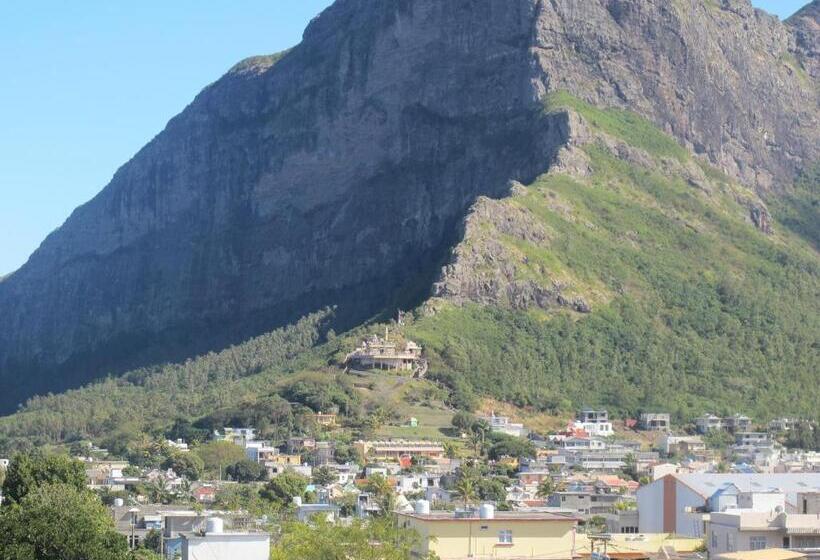 تختخواب و صبحانه Auberge Le Rajah