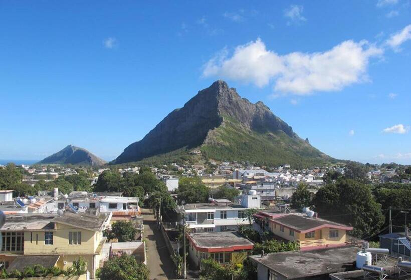 تختخواب و صبحانه Auberge Le Rajah