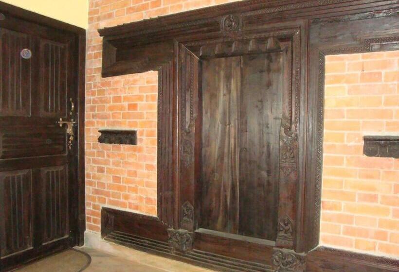 تختخواب و صبحانه Kumari Guest House