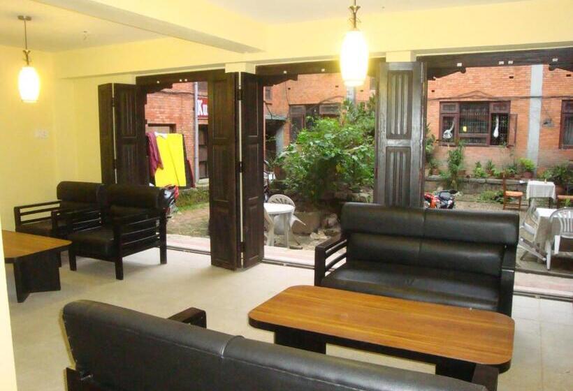 تختخواب و صبحانه Kumari Guest House